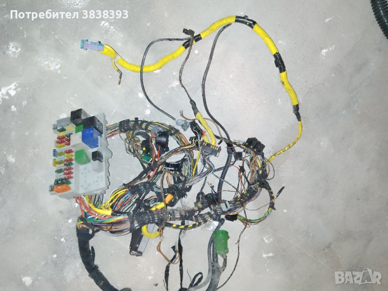 Бушонно табло с кабели и релета и бушони за Опел астра f kombi 1.7tds 82k.c. 1996г, снимка 1