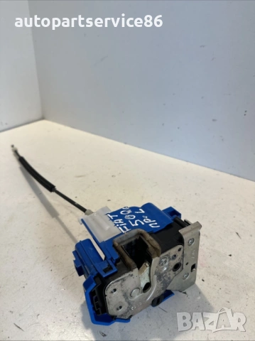 брава за предна лява врата за Fiat 500L, 2013 г.