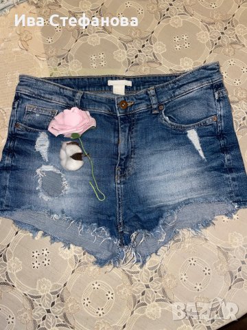 Уникални еластични къси дънкови панталони H&M нови , снимка 2 - Къси панталони и бермуди - 36595948