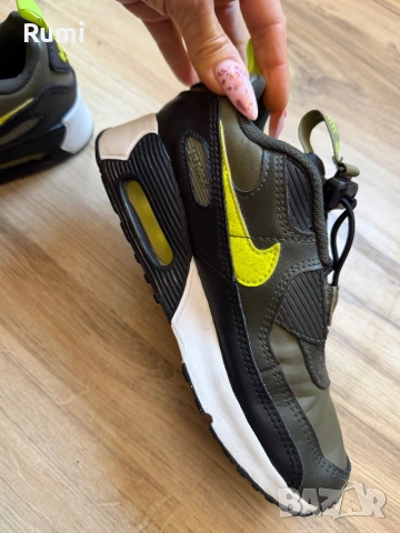 Оригинални юношески маратонки NIKE Air Max 90 Toggle! 34,5 н, снимка 4 - Детски маратонки - 52179924