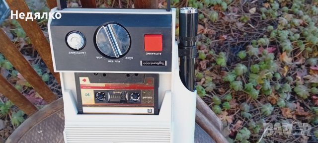 Винтидж японски репортерски касетофон1980-те, снимка 2 - Антикварни и старинни предмети - 44069562