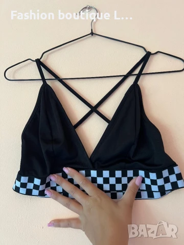 Черно бюстие с бели детайли VANS размер L 🖤