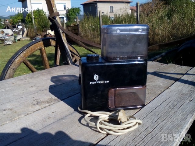 Стара електрическа кафемелачка, снимка 3 - Антикварни и старинни предмети - 26319399