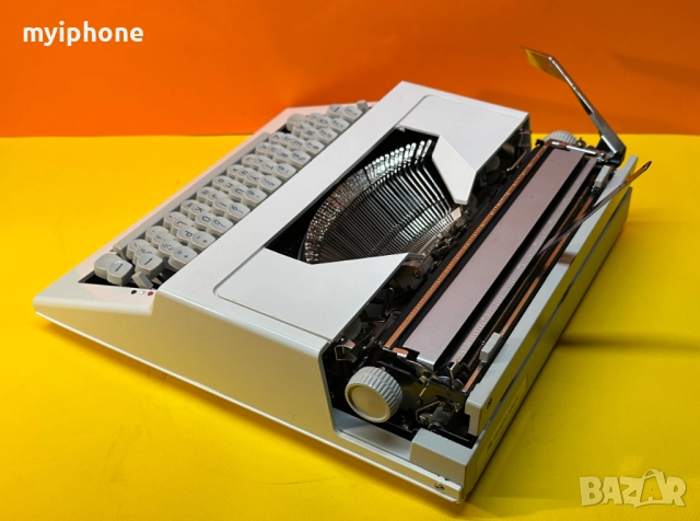  Нова Пишеща Машина Contessa De Luxe Обслужена и Смазана Qwerty Клавиатура , снимка 7 - Клавиатури и мишки - 52634472