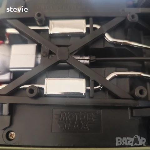 Motor Max 1:18 Ford Thunderdburd, снимка 2 - Коли, камиони, мотори, писти - 50758694