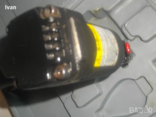 Нидерландски ПНЕВМАТИЧЕН ТАКЕР FERM за скоби 12-25мм в куфар Почти нов ОТЛИЧЕН Quick система глава, снимка 15 - Други инструменти - 47782115