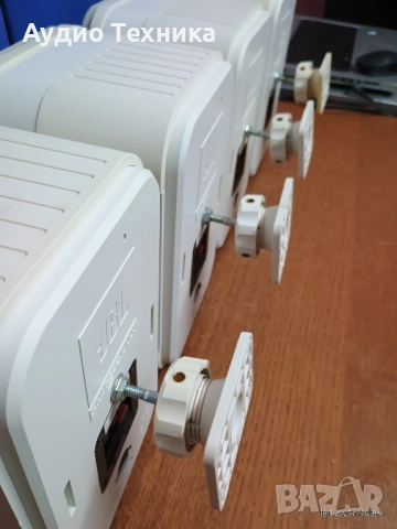 JBL CONTROL ONE PRO. 4 броя с оригинални стойки. Голям звук от малки тонколони. Изпращам видео. , снимка 17 - Тонколони - 52475767