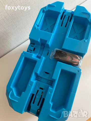 Игрален комплект в кутия - Hot Wheels писта за каскади, снимка 12 - Коли, камиони, мотори, писти - 46265079