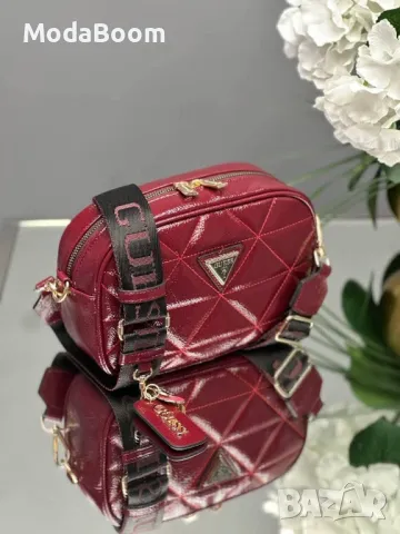 Висок клас дамски чанти Guess, снимка 2 - Чанти - 48957436