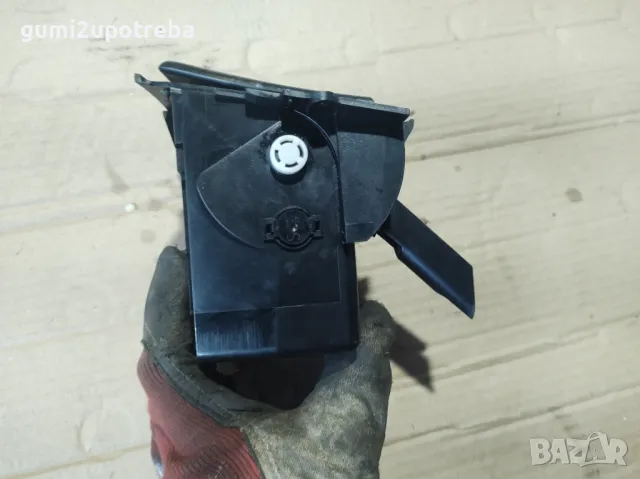 Поставка за Чаша Къп Холдър Mercedes E class W211 4Matic Tmodel 2008, снимка 2 - Части - 47309866