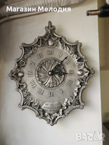 Винтидж стенен часовник, бароков стил, рядък и елегантен.