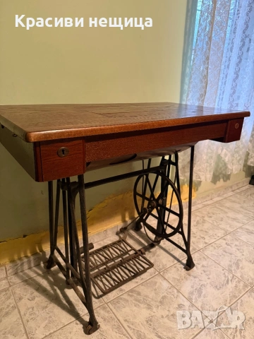 Стара шевна машина, снимка 3 - Антикварни и старинни предмети - 53059670