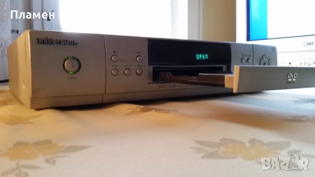 Universum DVD Player 8112, снимка 1 - Плейъри, домашно кино, прожектори - 43169919