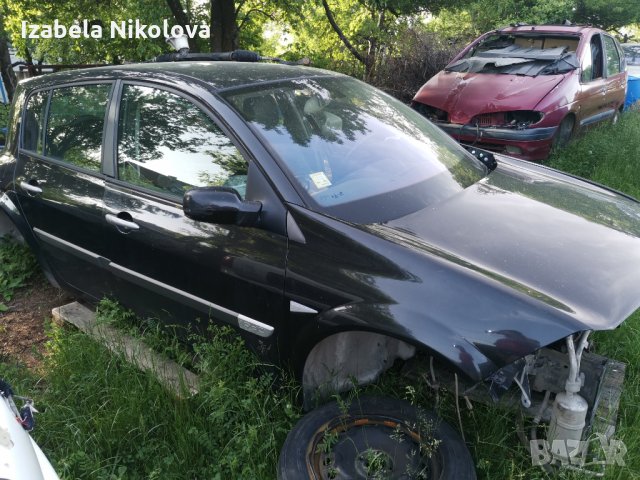 Продавам на части Черно и ЧерВЕно Рено Меган 2004г 1.9 ДЦИ, снимка 2 - Автомобили и джипове - 32984517