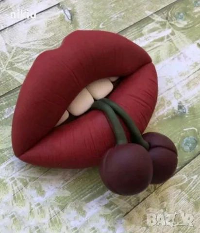 Уста устни целувка с череша череши силиконов молд форма фондан шоколад декор, снимка 3 - Форми - 48717021