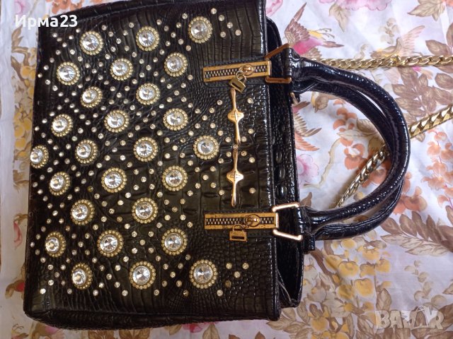 Дамска чанта, снимка 2 - Чанти - 43325570