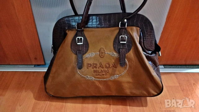 Prada голяма кожена, снимка 2 - Чанти - 53179434