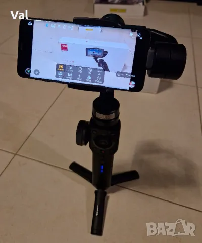 Стабилизатор за смартфони-Гимбал- Zhiyun-Tech SMOOTH 4, снимка 4 - Чанти, стативи, аксесоари - 50407530
