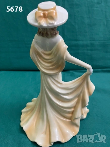 Порцеланова фигурка Coalport, снимка 3 - Колекции - 53540224