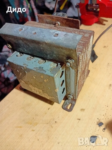 Трансформатор 220 в към 12в