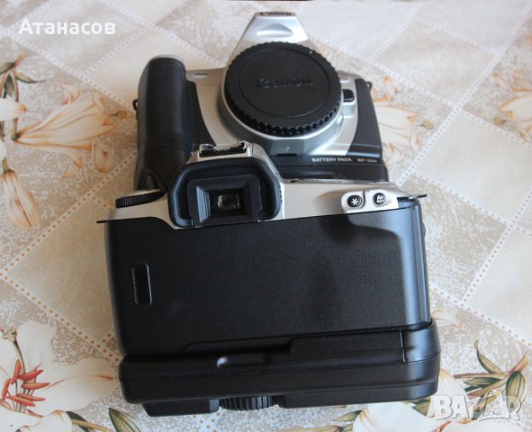 CANON EOS 500N филмов фотоапарат + батери пак , снимка 2 - Фотоапарати - 40755946