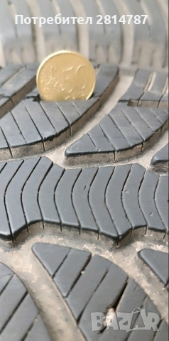 зимни гуми 225 45 18 , снимка 3 - Гуми и джанти - 52883290