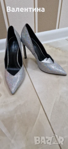 Сребристи обувки Bershka 35 номер, снимка 4 - Дамски елегантни обувки - 51120206