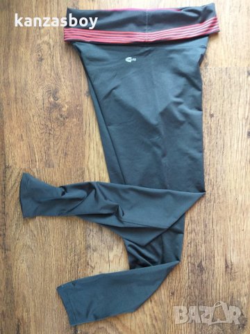 Adidas - страхотен дамски клин, снимка 3 - Клинове - 33280586