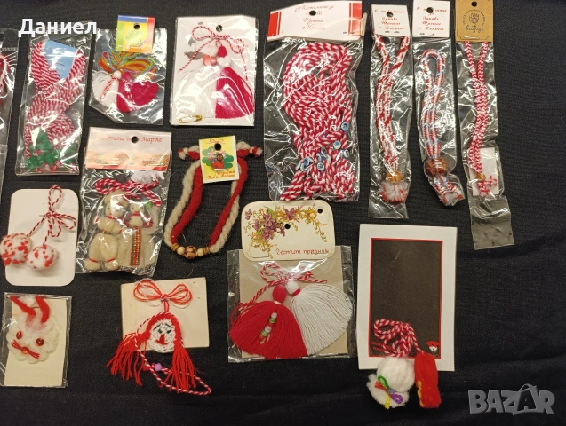 Лот мартеници , снимка 4 - Антикварни и старинни предмети - 53598806