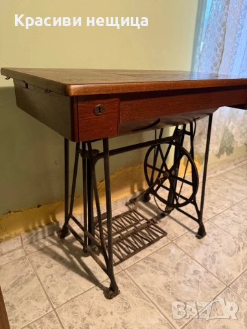 Стара шевна машина, снимка 5 - Антикварни и старинни предмети - 53059670