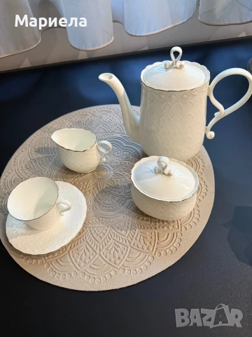 Сервиз от костен порцелан,цена 210 лв.