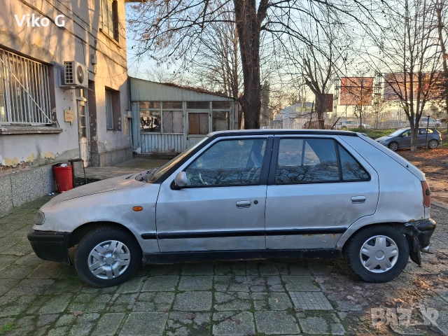 Шкода Фелиция Комфорт 1.6 GLX с климатик , снимка 4 - Автомобили и джипове - 52816752