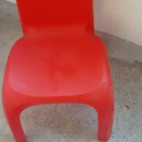 Детско пластмасово столче - червено, снимка 1 - Други - 32174537