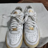 оригинални маратонки Nike Air Force 1 Low Gold, снимка 3 - Маратонки - 35027896