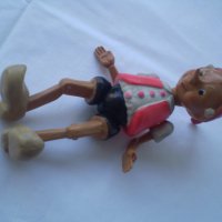 Колекционерска Стара бакелитена детска играчка Пинокио      Буратинодоста запазена за годините си, снимка 2 - Колекции - 37516733