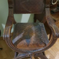 Масивен стар стол със орнаменти,глава и крака на лъв, снимка 2 - Столове - 39663658