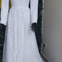 сватбена булчинска рокля с шлейф и ръкави, снимка 1 - Сватбени рокли - 39853055