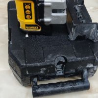 Лазерен нивелир DeWalt DW089, снимка 1 - Индустриална техника - 39606567