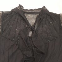 Черна блуза с дантела и перли , снимка 1 - Тениски - 28354365