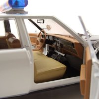 Chevrolet Caprice Metropolitan Police 1987 Terminator 2 - 1:18 на Greenlight моделът е нов в кутия, снимка 6 - Колекции - 43365849