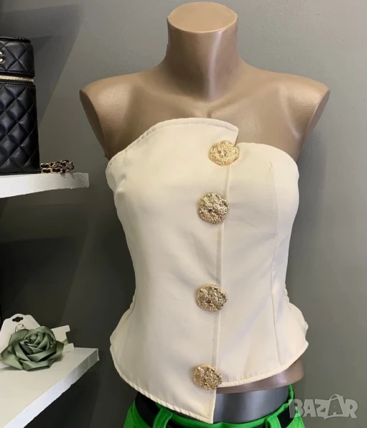 бюстие с ефектни брошки , снимка 1