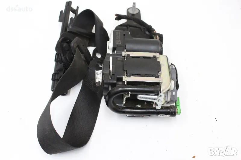 Преден десен колан Mercedes 2048600988 W204, снимка 1