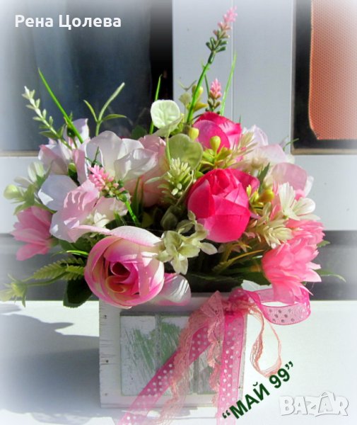 Дървена,бяла кашпа с цветя, снимка 1