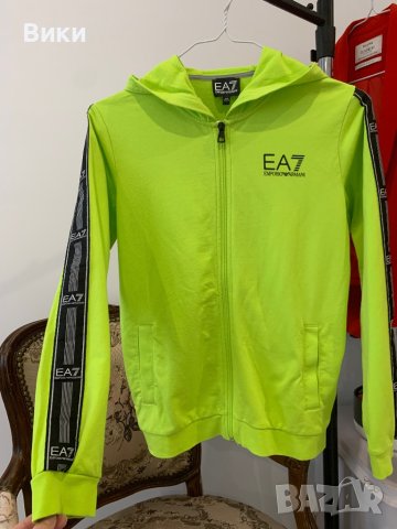 Оригинално горнище на Emporio Armani , снимка 13 - Детски анцузи и суичери - 43951924