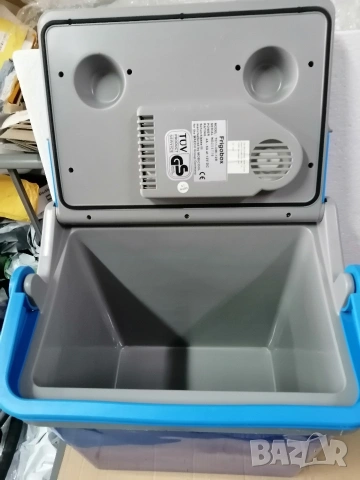 Хладилна чанта 12V, 20L, снимка 5 - Хладилни чанти - 53591506