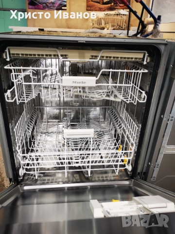 Съдомиялна Miele полувграждане, снимка 3 - Съдомиялни - 51695124