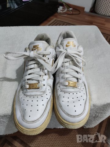 оригинални маратонки Nike Air Force 1 Low Gold, снимка 3 - Маратонки - 35027896