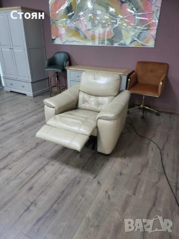 Кремав кожен фотьойл с електрически релаксиращ механизъм, снимка 2 - Дивани и мека мебел - 43429104