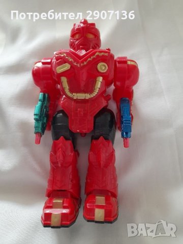 РОБОТ с батерии, свети,движи се, стреля, снимка 2 - Електрически играчки - 38704925