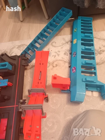 Hot Wheels City Ultimate Garage с Shark Attack, снимка 11 - Конструктори - 45031135